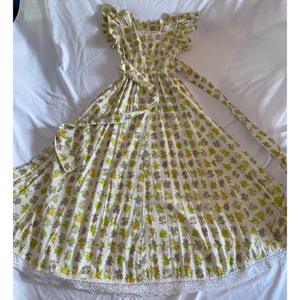 1960s Country Girl Charm